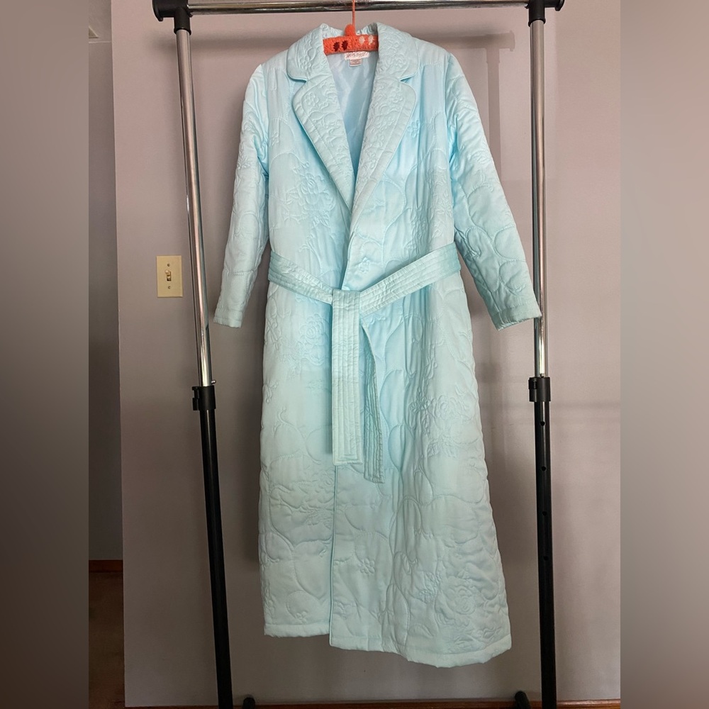 Vintage 1960’s quilted robe